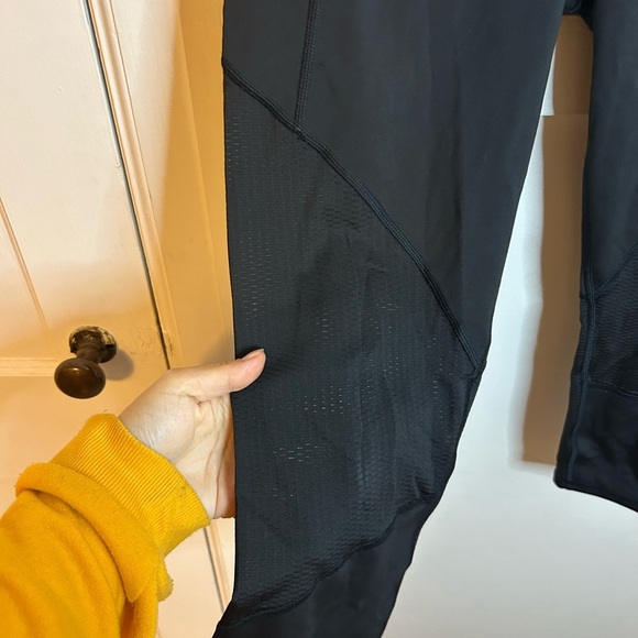 Athleta Black Mesh Contender Capris - Picture 7 of 7